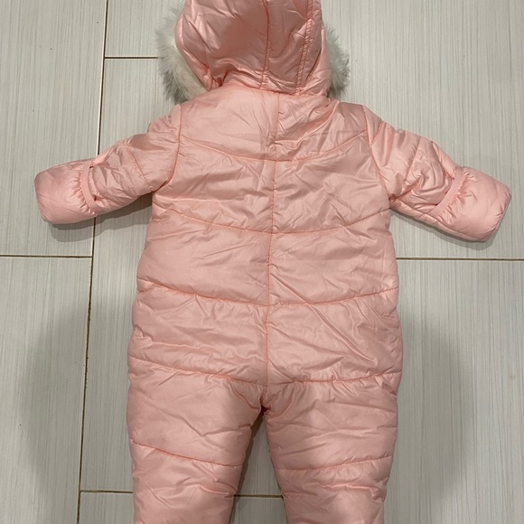 Like New Winter Baby 6/9 months DKNY Zip Up Hooded Snow Suit - Picture 5 of 7